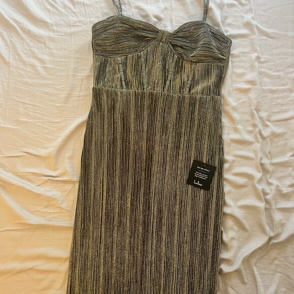 NWT Lulus Glimmer and Glitz Black and Gold Lurex Pleated Maxi Dress - Medium - Picture 3 of 4